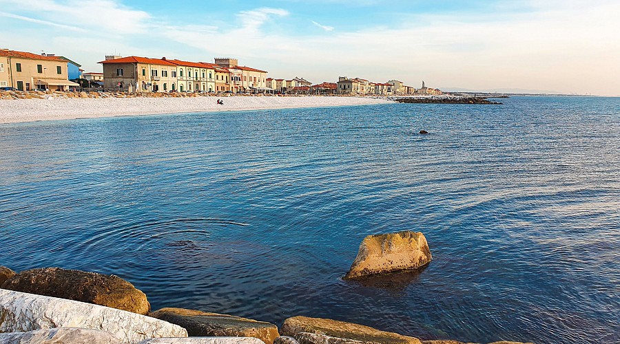 Spiaggia Libera di Marina di Pisa Tirrenia - Pisa, Pisa <span class='provincia_scheda_link'>(provincia)</span>