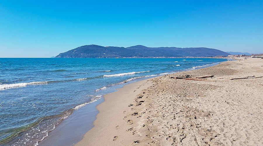 Spiaggia Libera La Rotonda  - Carrara, Massa-Carrara