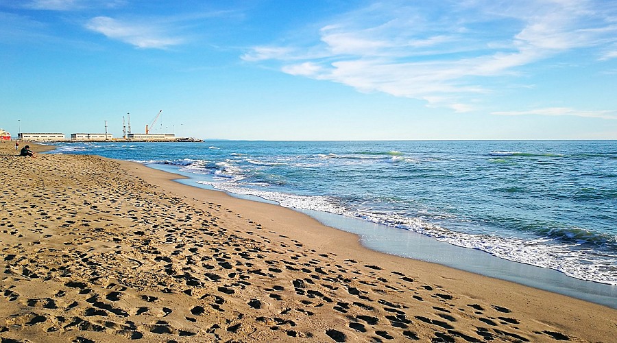 Spiaggia Libera La Rotonda  - Carrara, Massa-Carrara <span class='provincia_scheda_link'>(province)</span>