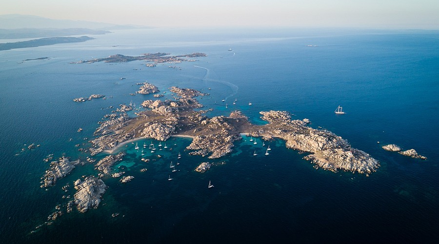 Spiagge dell'isola di Lavezzi Isola di Lavezzi - Bonifacio, Corsica del sud <span class='provincia_scheda_link'>(provincia)</span>