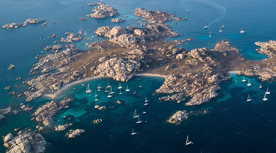 Spiagge dell'isola di Lavezzi Isola di Lavezzi - Bonifacio, Corsica del sud