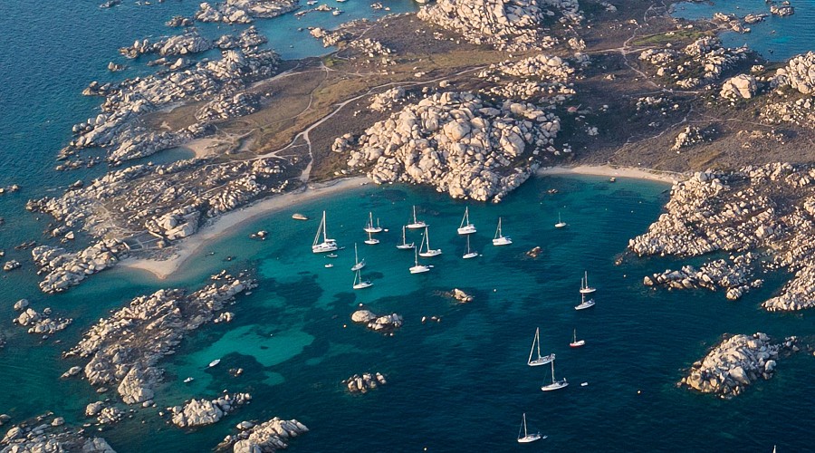 Spiagge dell'isola di Lavezzi Isola di Lavezzi - Bonifacio, Corsica del sud