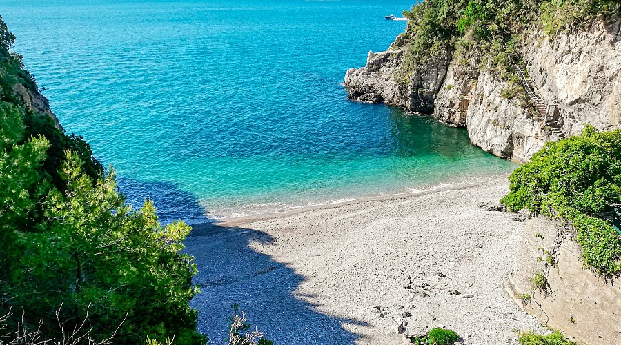 Spiaggia di Suverano "Lo sgarrupo"  - Maiori, Salerno <span class='provincia_scheda_link'>(provincia)</span>