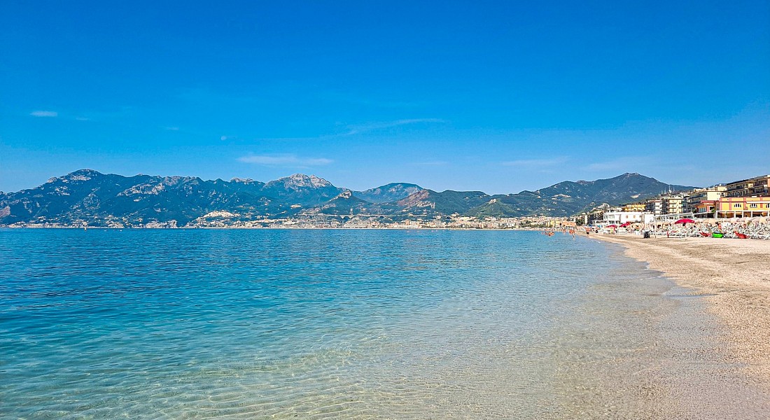 Spiaggia Libera di Salerno ☀️ Salerno | mappa spiagge, dove dormire ...